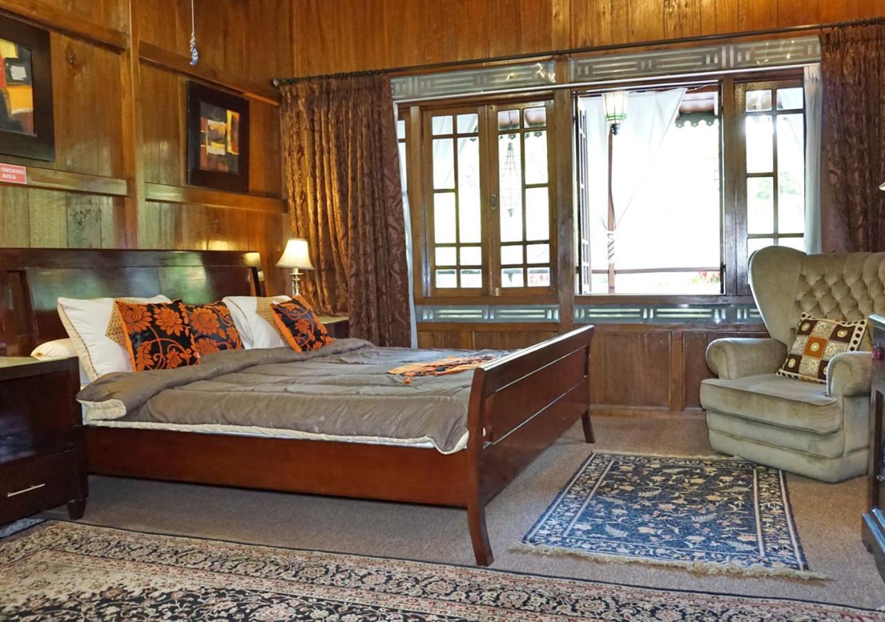Badjoeri Ethnic Wooden Homestay Bandung Eksteriør billede