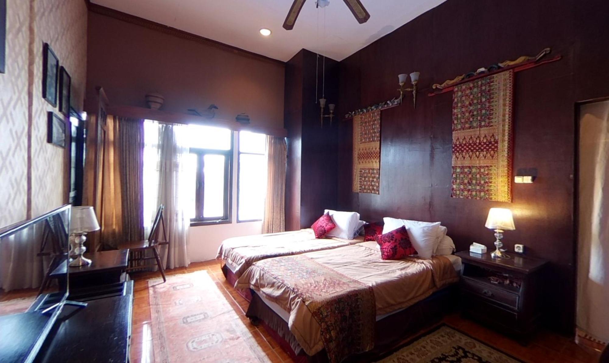 Badjoeri Ethnic Wooden Homestay Bandung Værelse billede
