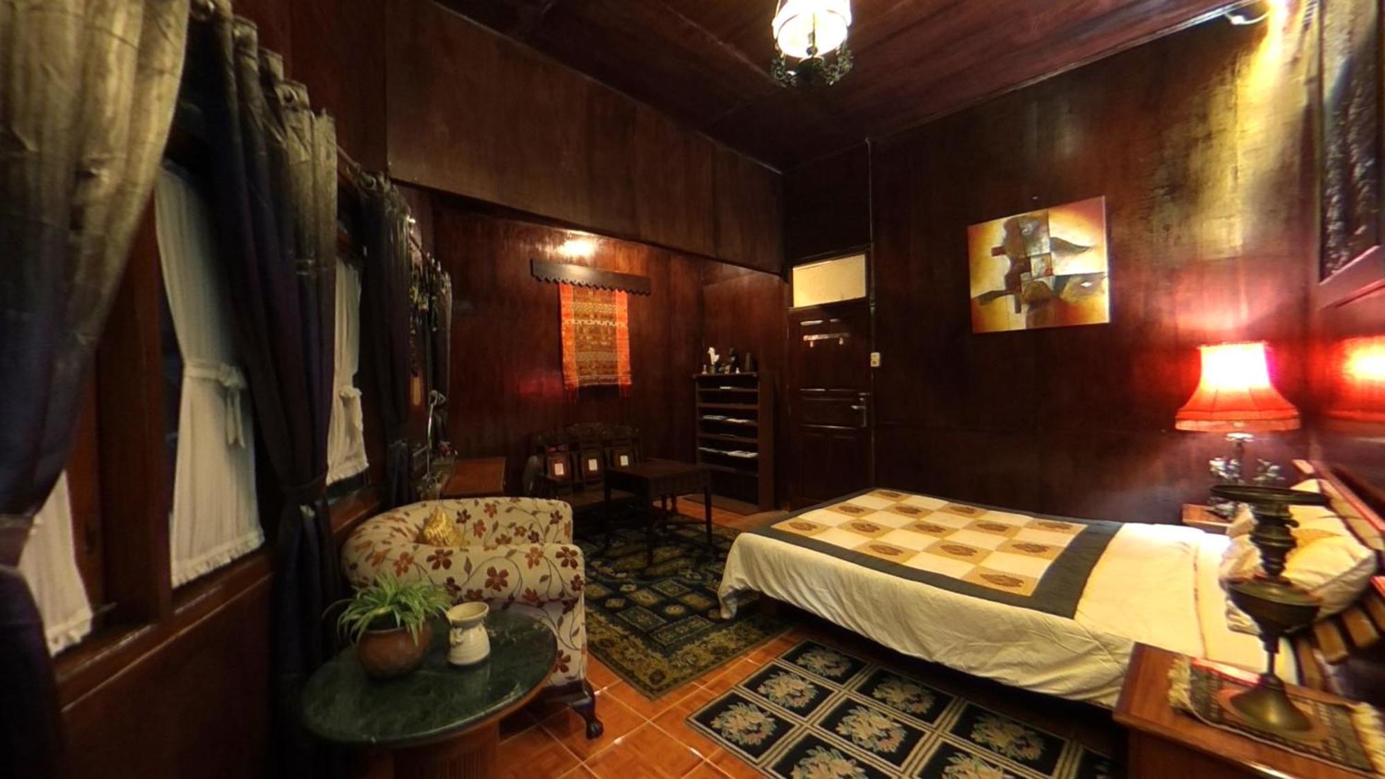 Badjoeri Ethnic Wooden Homestay Bandung Værelse billede