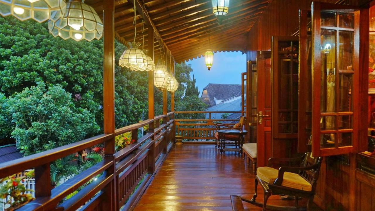 Badjoeri Ethnic Wooden Homestay Bandung Eksteriør billede