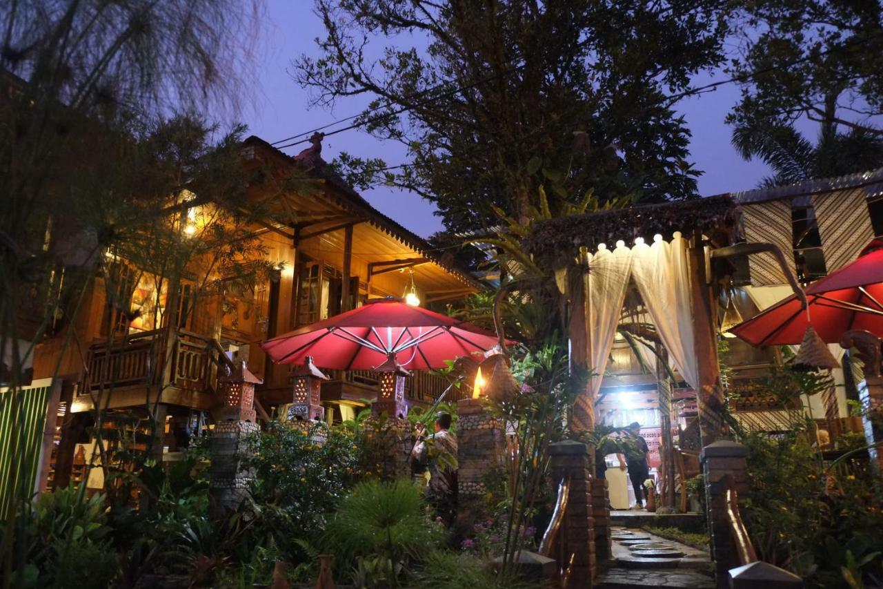 Badjoeri Ethnic Wooden Homestay Bandung Eksteriør billede
