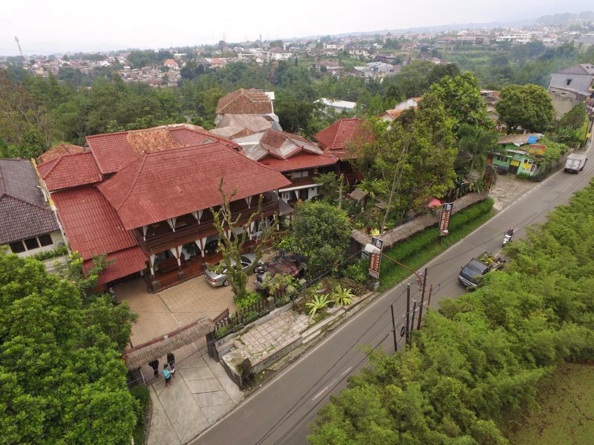 Badjoeri Ethnic Wooden Homestay Bandung Eksteriør billede