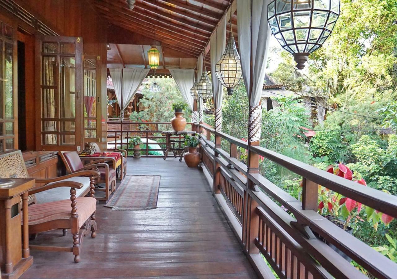 Badjoeri Ethnic Wooden Homestay Bandung Eksteriør billede