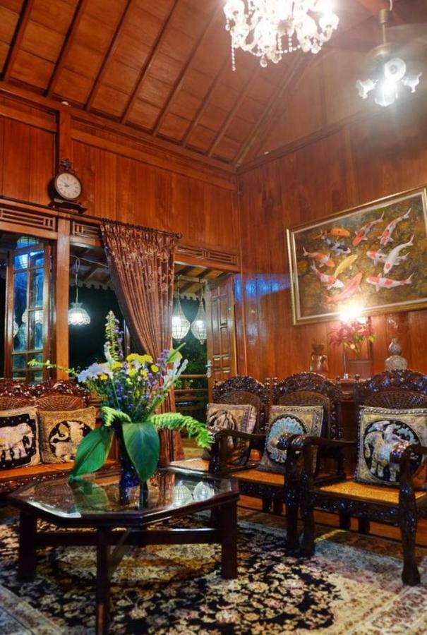 Badjoeri Ethnic Wooden Homestay Bandung Eksteriør billede