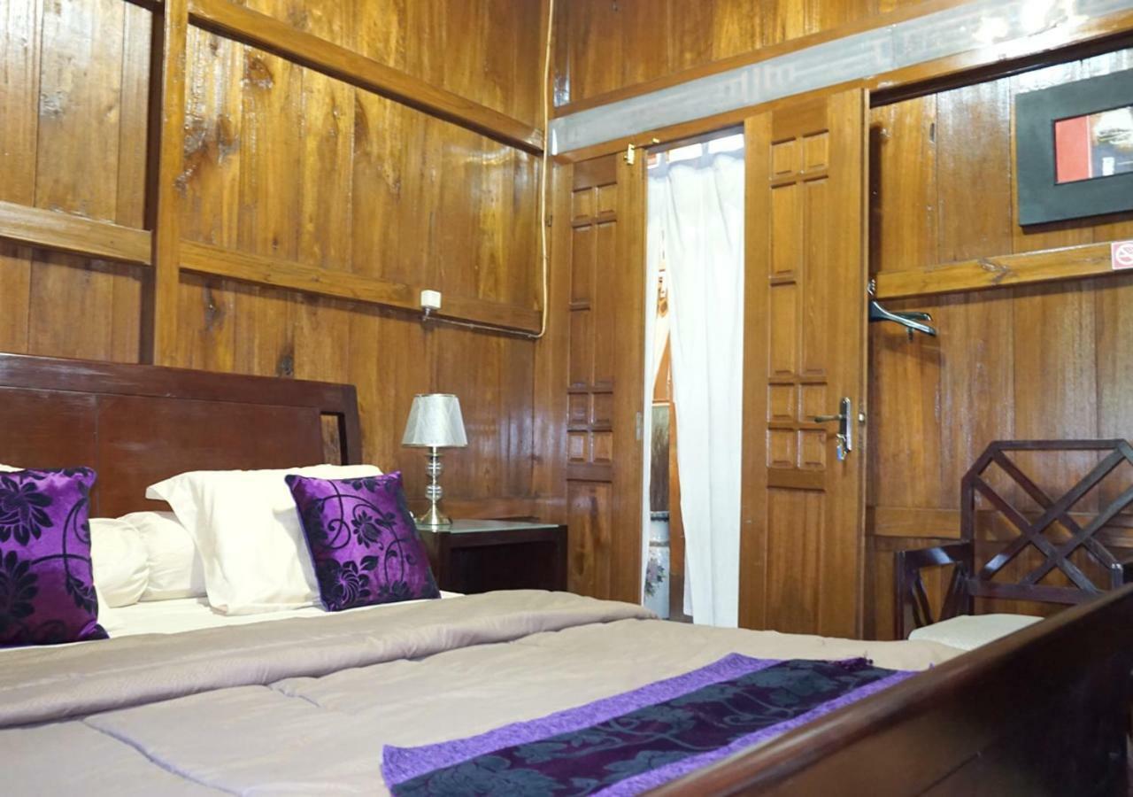 Badjoeri Ethnic Wooden Homestay Bandung Eksteriør billede